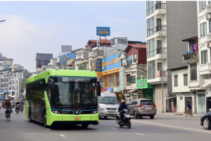 Hà Nội sẽ lên kế hoạch cụ thể về lộ trình chuyển đổi xe bus xanh