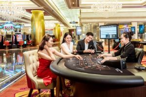 Bộ Tài chính kiến nghị kéo dài thời gian cho người Việt vào chơi casino