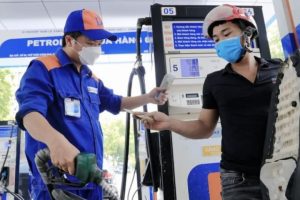 Bộ Tài chính đề nghị báo cáo chi tiết chi phí nhập xăng dầu về Việt Nam