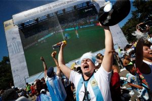 Người dân Argentina ăn mừng chức vô địch World Cup