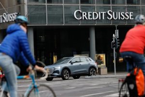 Cổ phiếu ngân hàng Credit Suisse chạm đáy vì đâu?