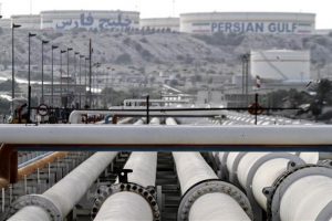 Mỹ công bố trừng phạt ngành vận tải và hóa dầu của Iran