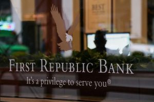 First Republic mất 72 tỷ USD tiền gửi sau diễn biến hỗn loạn ngành ngân hàng