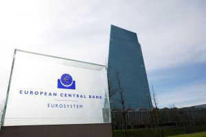 Chính sách thắt chặt tiền tệ của ECB có thể đẩy nợ xấu tiếp tục lên cao
