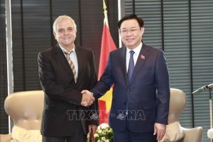 Chủ tịch Quốc hội Vương Đình Huệ tiếp Chủ tịch Hội Hữu nghị Bulgaria – Việt Nam