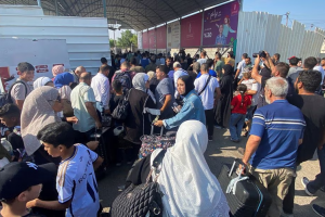 Hàng trăm người nước ngoài được sơ tán từ Gaza vào Ai Cập