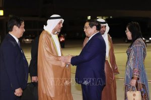 Thủ tướng Phạm Minh Chính tới Dubai, bắt đầu tham dự COP28 và hoạt động song phương tại UAE