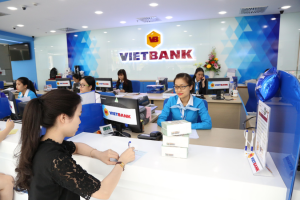 Lợi nhuận giảm sâu, Chủ tịch Ngân hàng VietBank mua 7 triệu cổ phiếu VBB