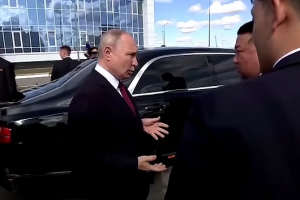 Tổng thống Putin tặng xe cho ông Kim Jong-un