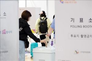 Cơ quan giám sát bầu cử Hàn Quốc yêu cầu cử tri không mang tỏi tây đến điểm bỏ phiếu