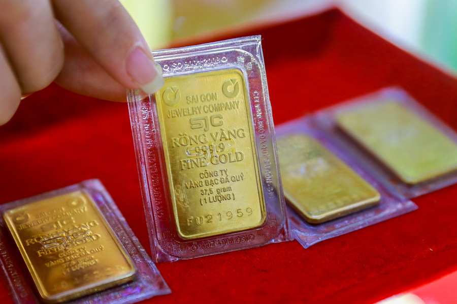 Hơn 1 tấn vàng được bơm ra thị trường, giá vàng có giảm nhiệt trong thời gian tới? - Ảnh 1