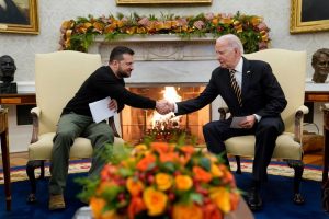 Chính quyền Biden tăng cường hỗ trợ quân sự cho Ukraine